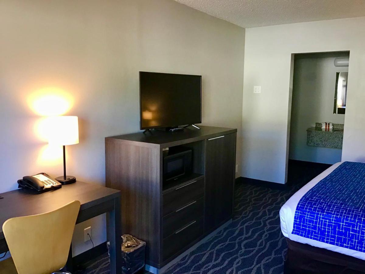 Travelodge Inn & Suites By Wyndham Missoula University Park エクステリア 写真