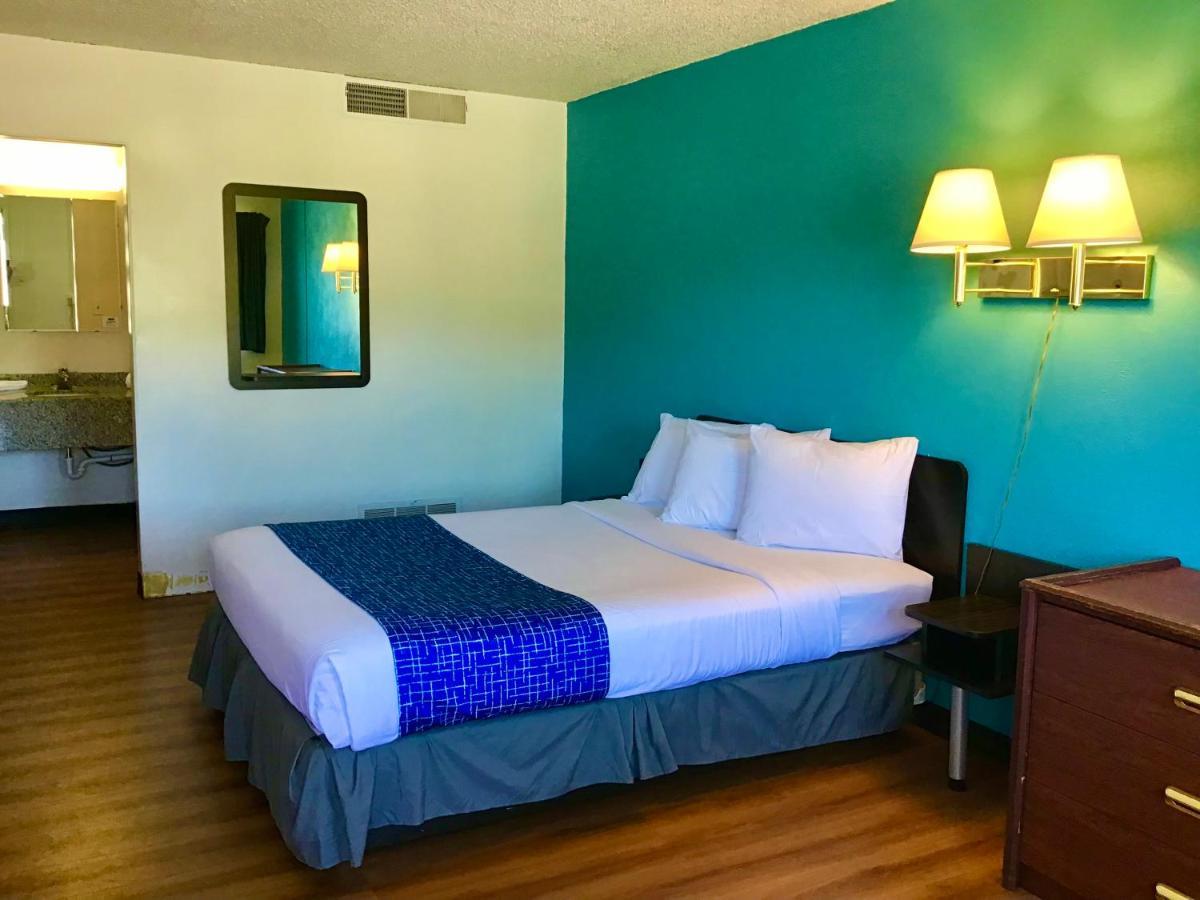 Travelodge Inn & Suites By Wyndham Missoula University Park エクステリア 写真