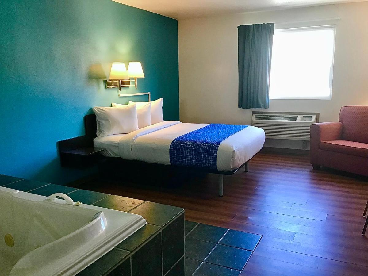 Travelodge Inn & Suites By Wyndham Missoula University Park エクステリア 写真